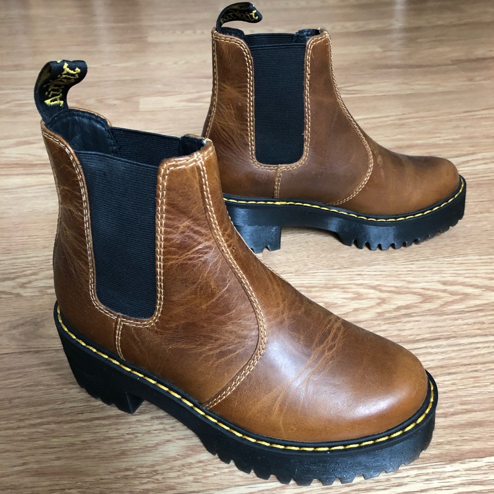 NWOT Dr. Martens Rometty Orleans Platform boots 5
